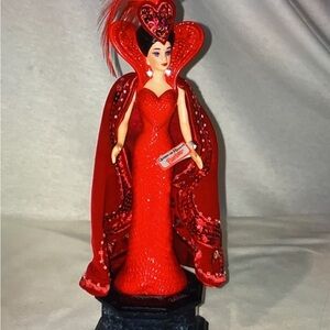 Elegant Barbie Red Queen of Hearts Figurine musical 90’s